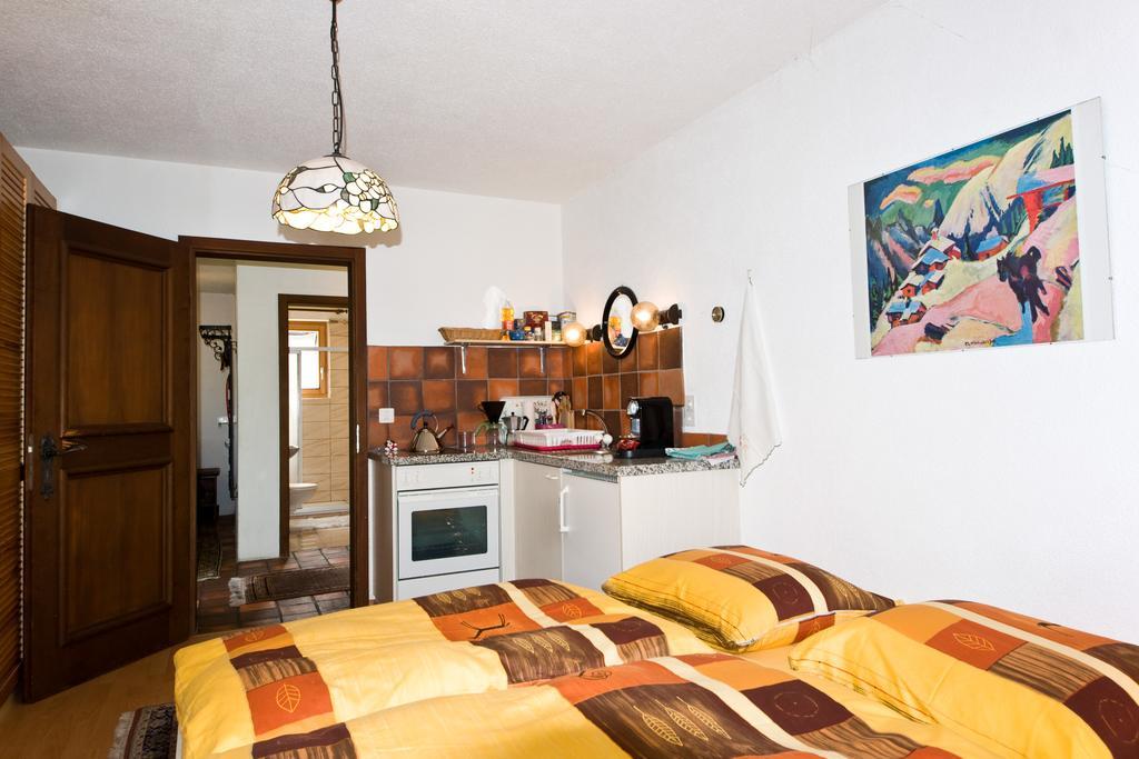 Studio In Chasa Quirin زيرنيز المظهر الخارجي الصورة